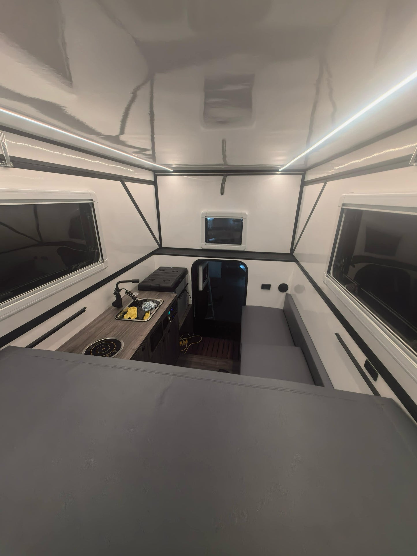 UTE CAMPER