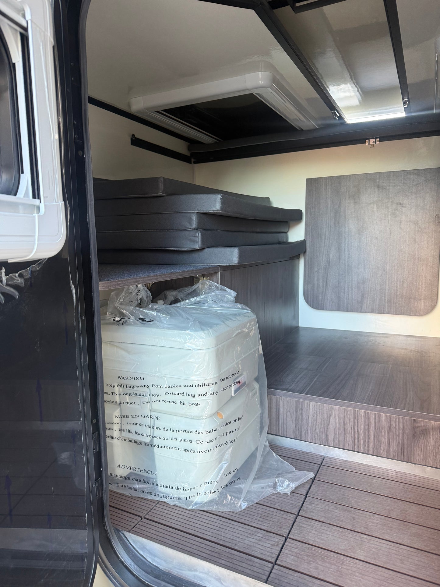 SELF CONTAINED UNIVERSAL UTE CAMPER